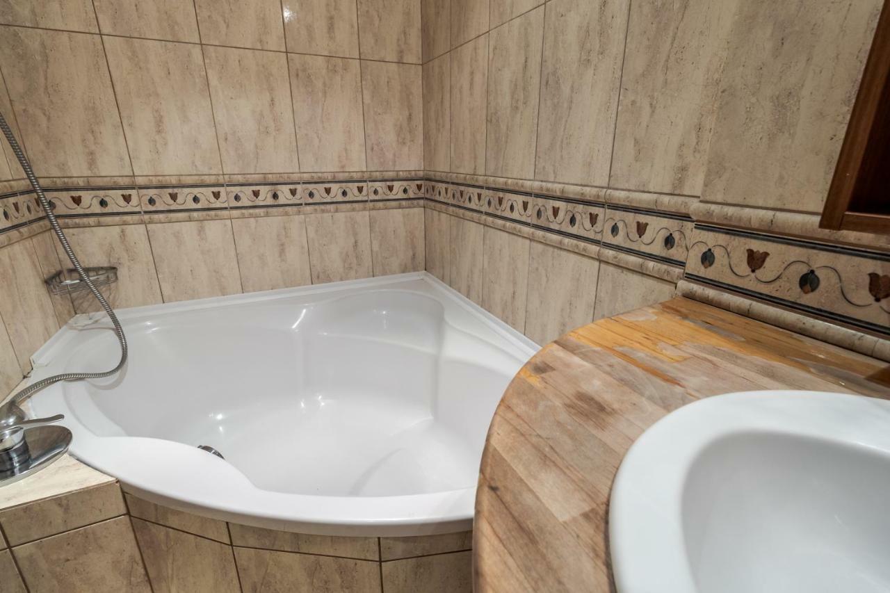 George Apartment Львов Экстерьер фото