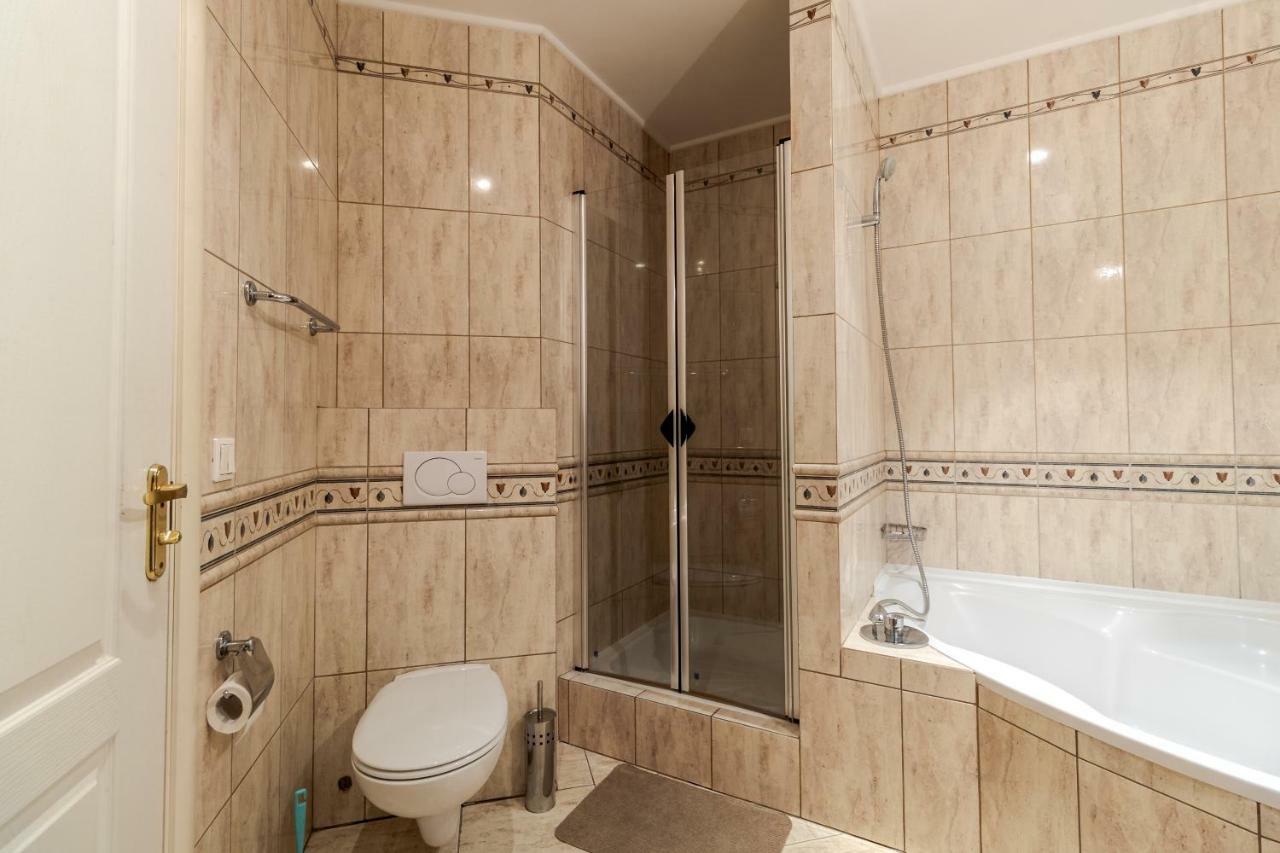 George Apartment Львов Экстерьер фото